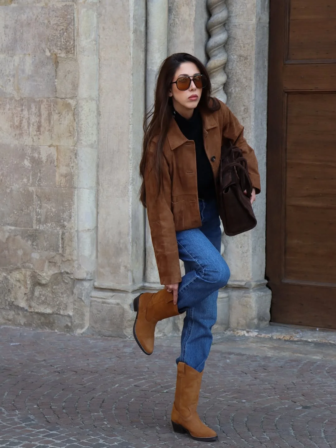 fall outfits for big busted women 2026 Western-Inspired Boots And Denim For Everyday Fall Style