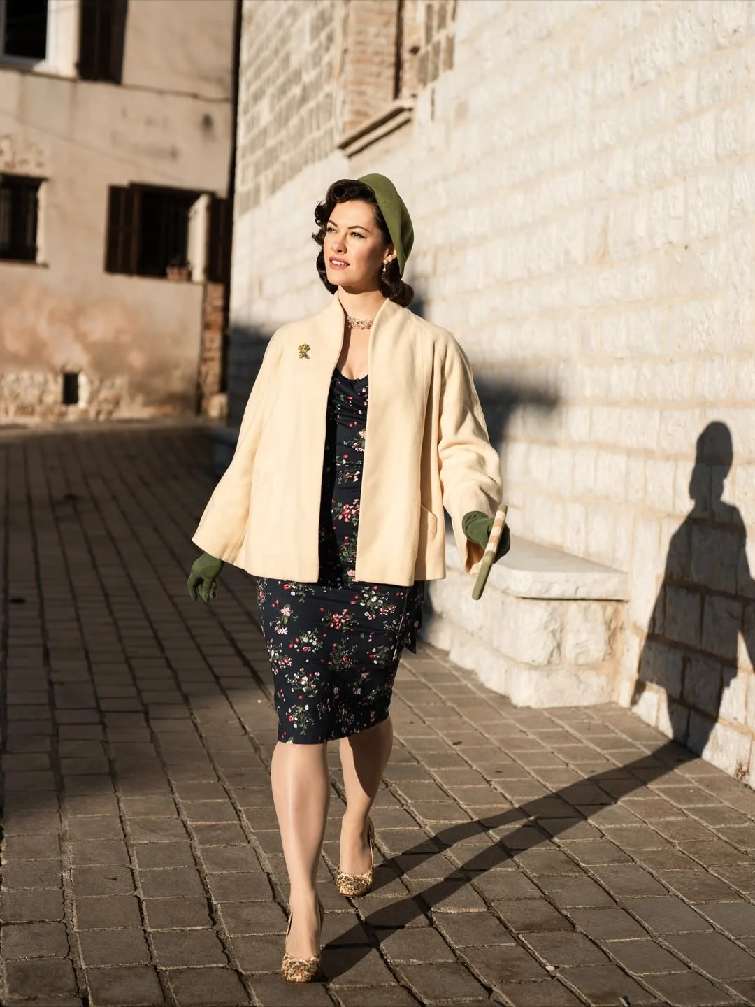 fall outfits for women in 30s style Vintage Elegance Reimagined for Modern Fall