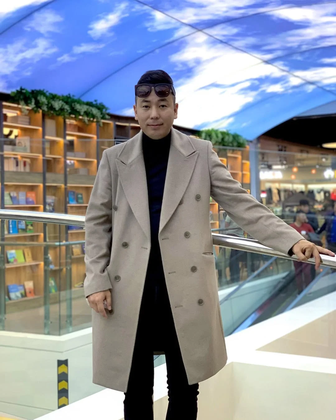 Fall outfits ideas for men 2026 Double Breasted Coat And Turtleneck For Elevated City Dressing