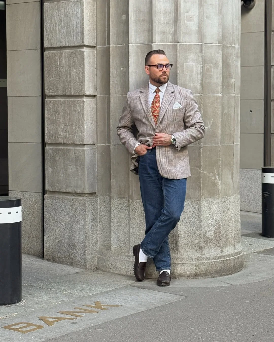 Fall outfits ideas for men 2026 Tailored Blazer And Jeans Combination With Timeless Appeal
