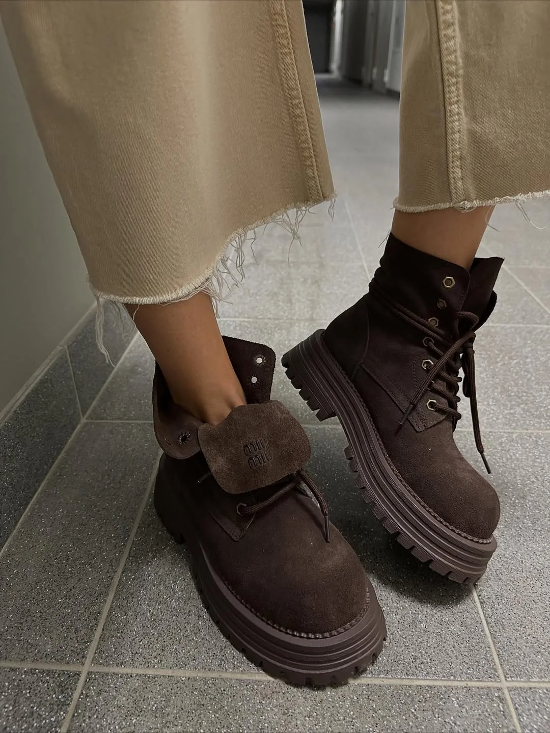 fall outfits with boots 2026 Chunky Brown Lace-Up Boots That Bring a Modern Edge