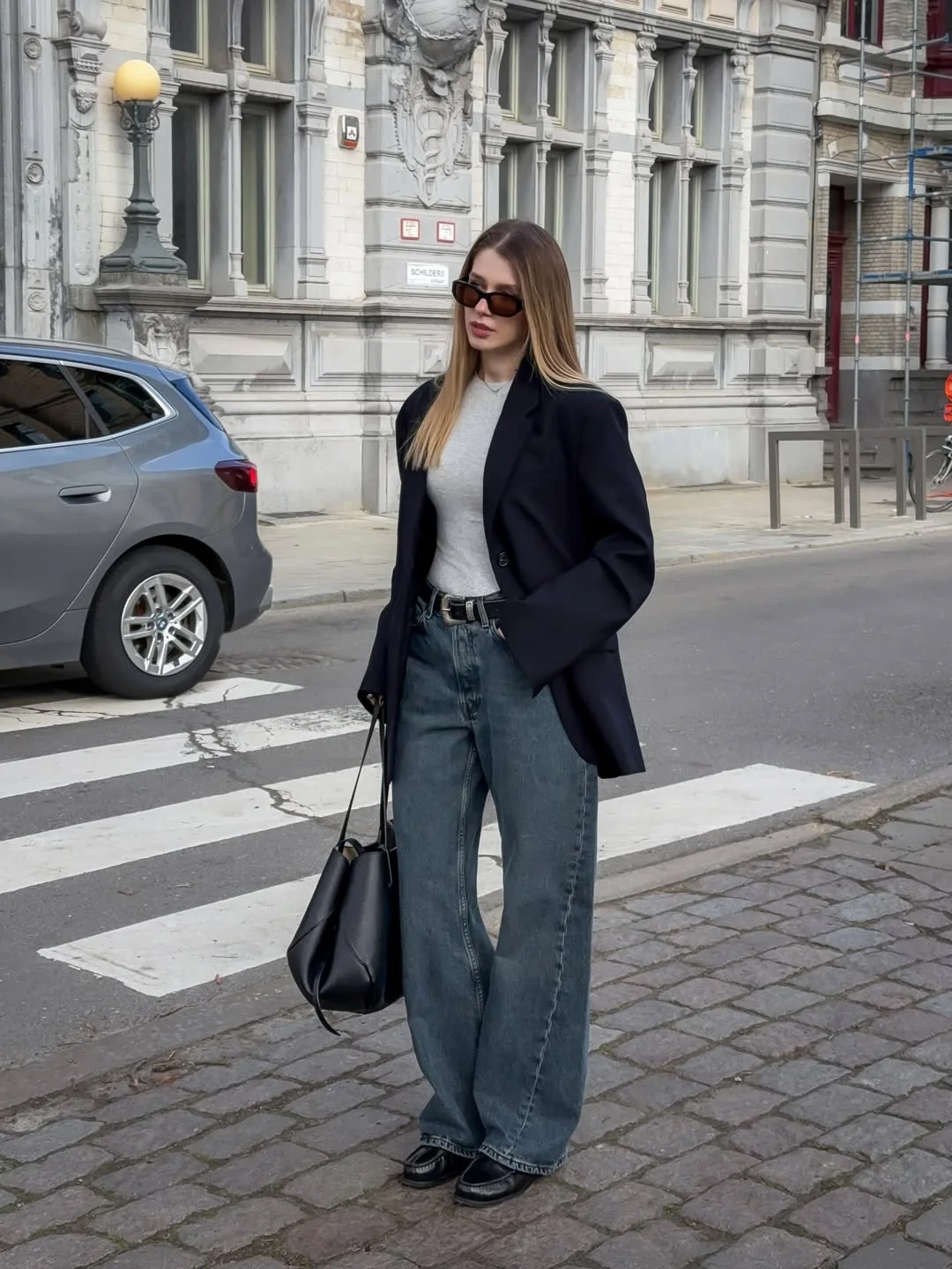fall outfits with jeans 2026 Oversized Blazer and Dark Denim for Smart-Casual Fall Days