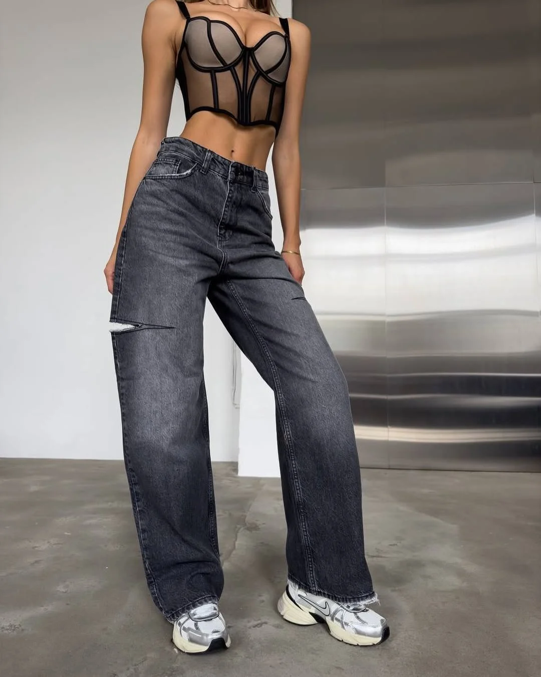 fall outfits with jeans 2026 Edgy Dark Denim and Sneakers for a Modern Streetwear Moment