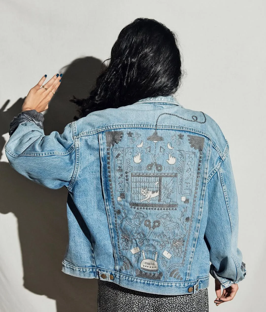 fall outfits with jeans jacket 2026 Artistic Denim Jackets That Feel Like Wearable Art