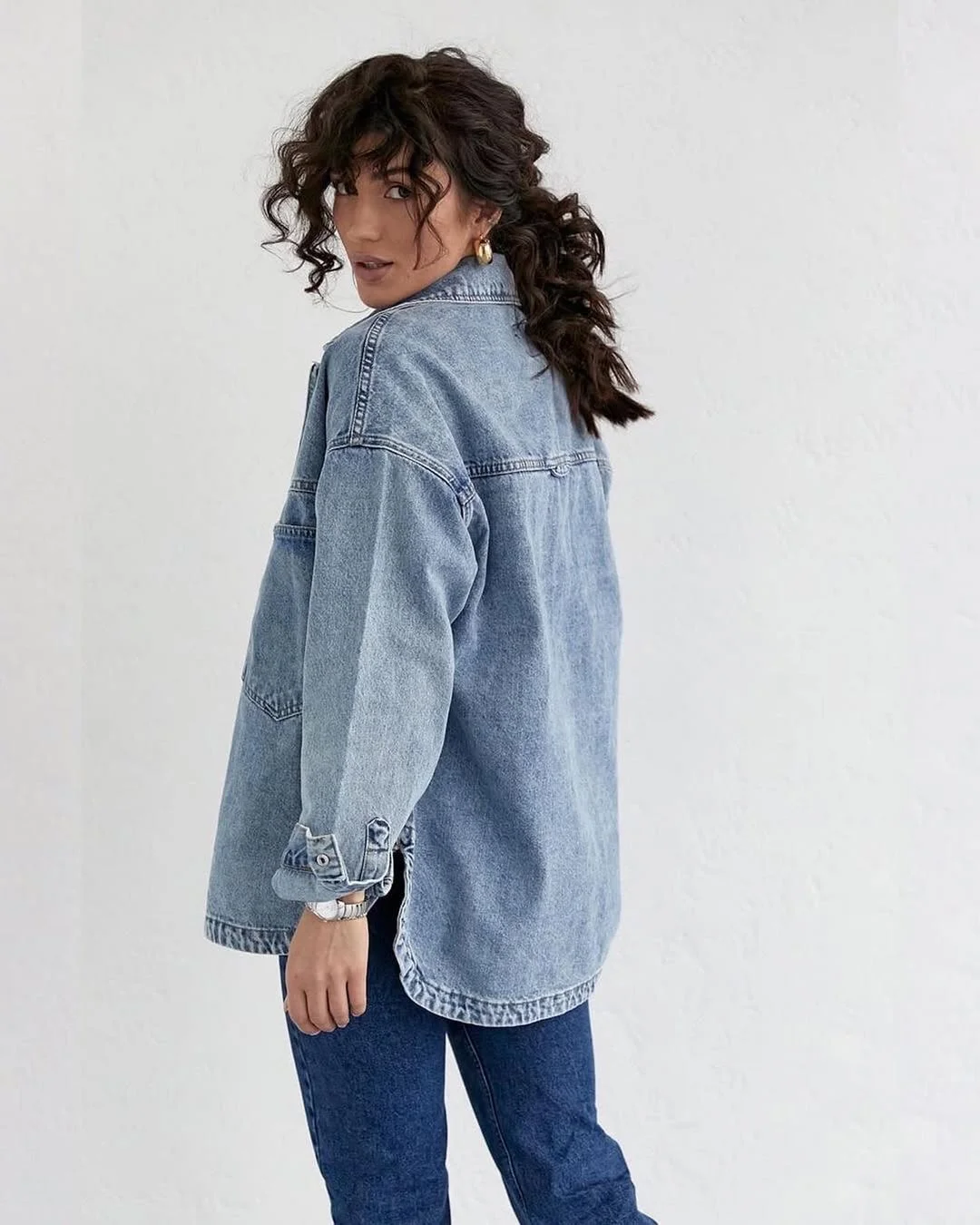 fall outfits with jeans jacket 2026 The Oversized Denim Jacket Every Fall Wardrobe Needs