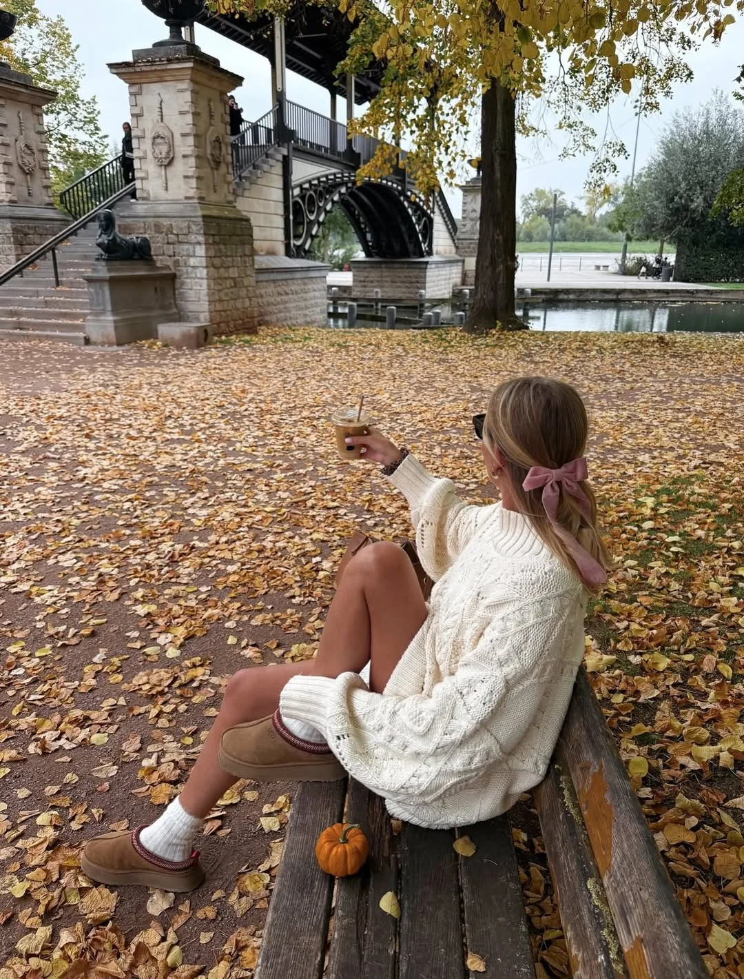 fall outfits with sweater 2026 The Oversized Sweater Look Made for Golden Autumn Days