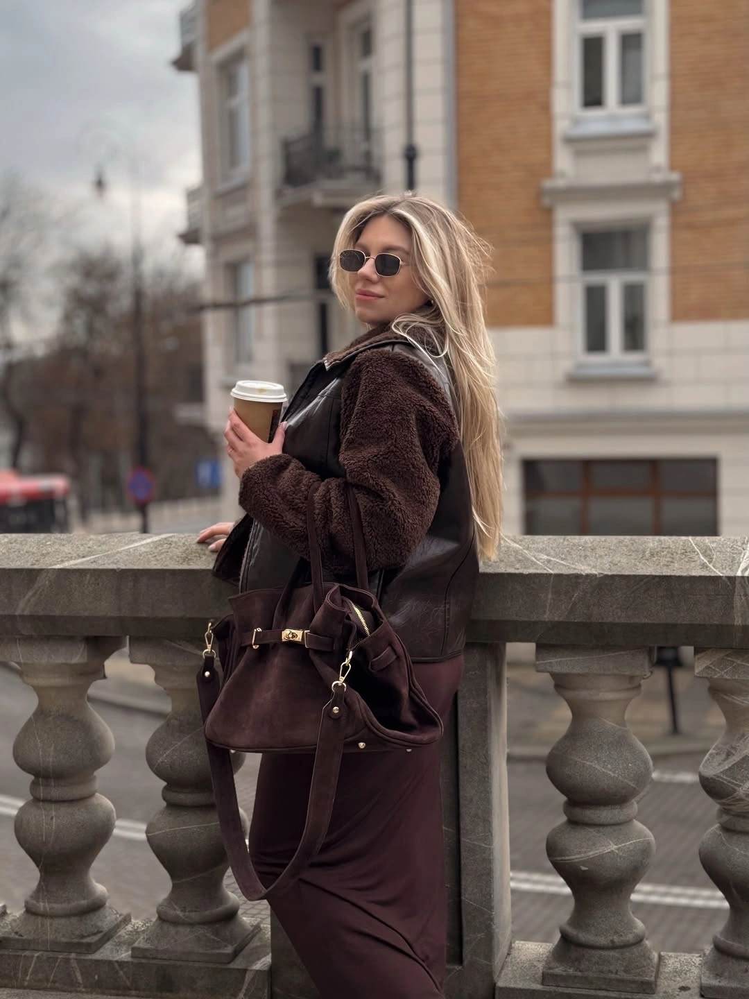 fall pregnancy outfits 2026 Chocolate Layers That Make Everyday Coffee Runs Feel Effortlessly Chic