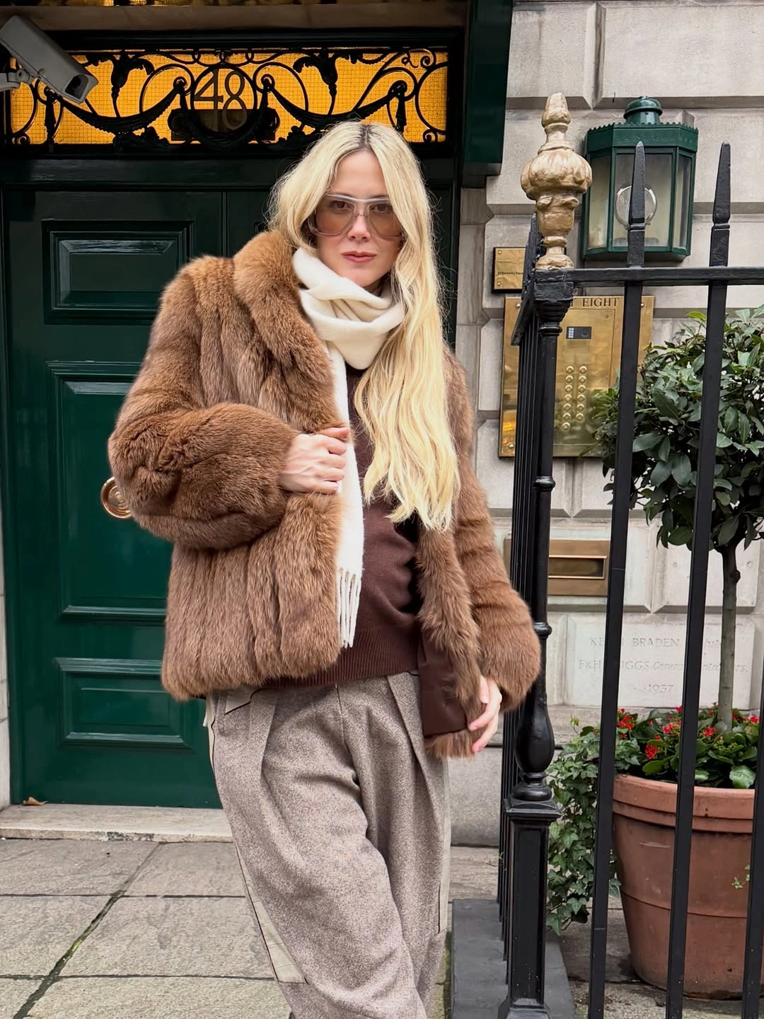 fall pregnancy outfits 2026 Cozy Luxe Textures For The Coldest Autumn Days