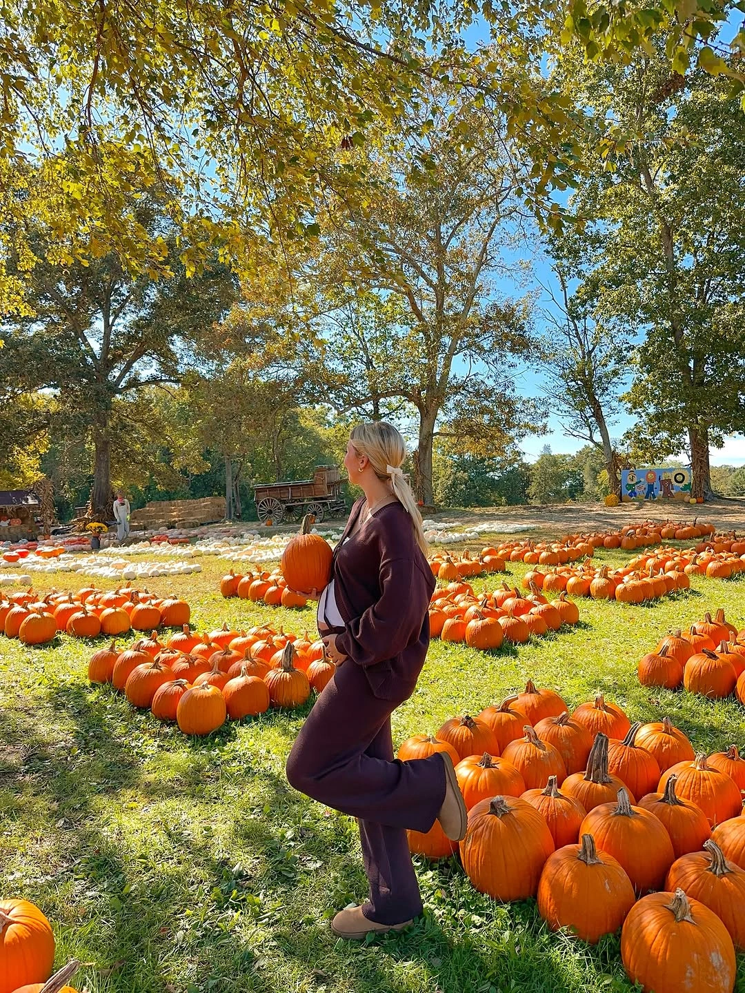 fall pregnancy outfits 2026 A Cozy Knit Set Made For Crisp Pumpkin Patch Weekends