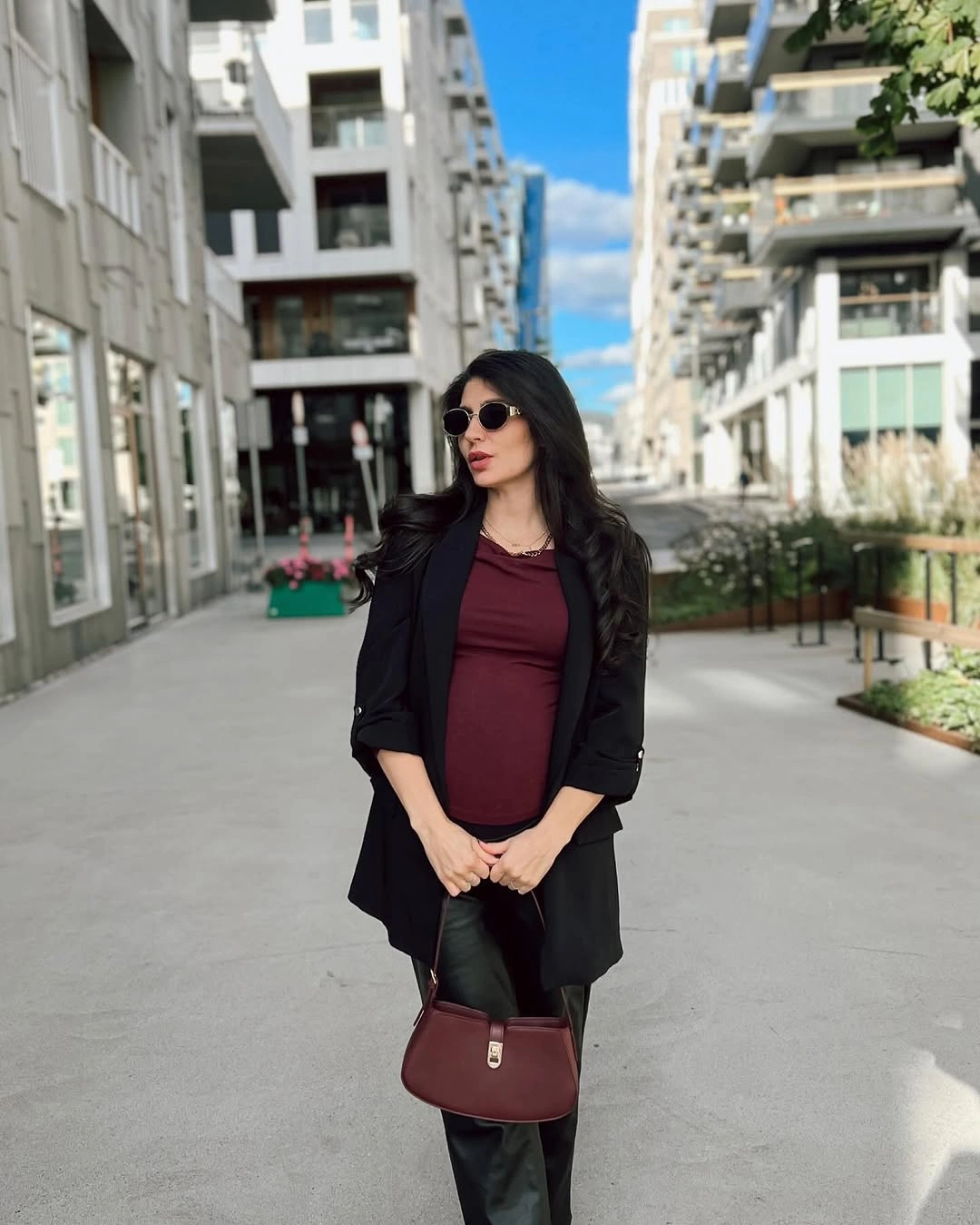 fall pregnancy outfits 2026 Deep Burgundy And Black For An Effortlessly Modern City Look