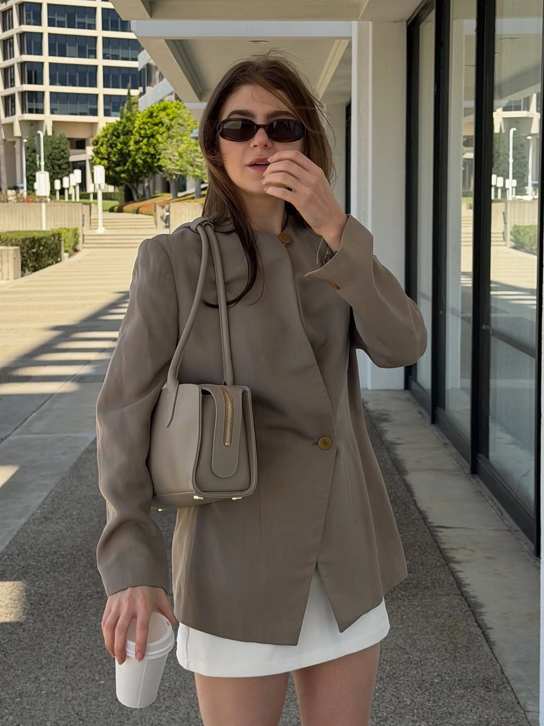 fall travel outfits 2026 Modern Neutral Coordinates for Warm Autumn Destinations