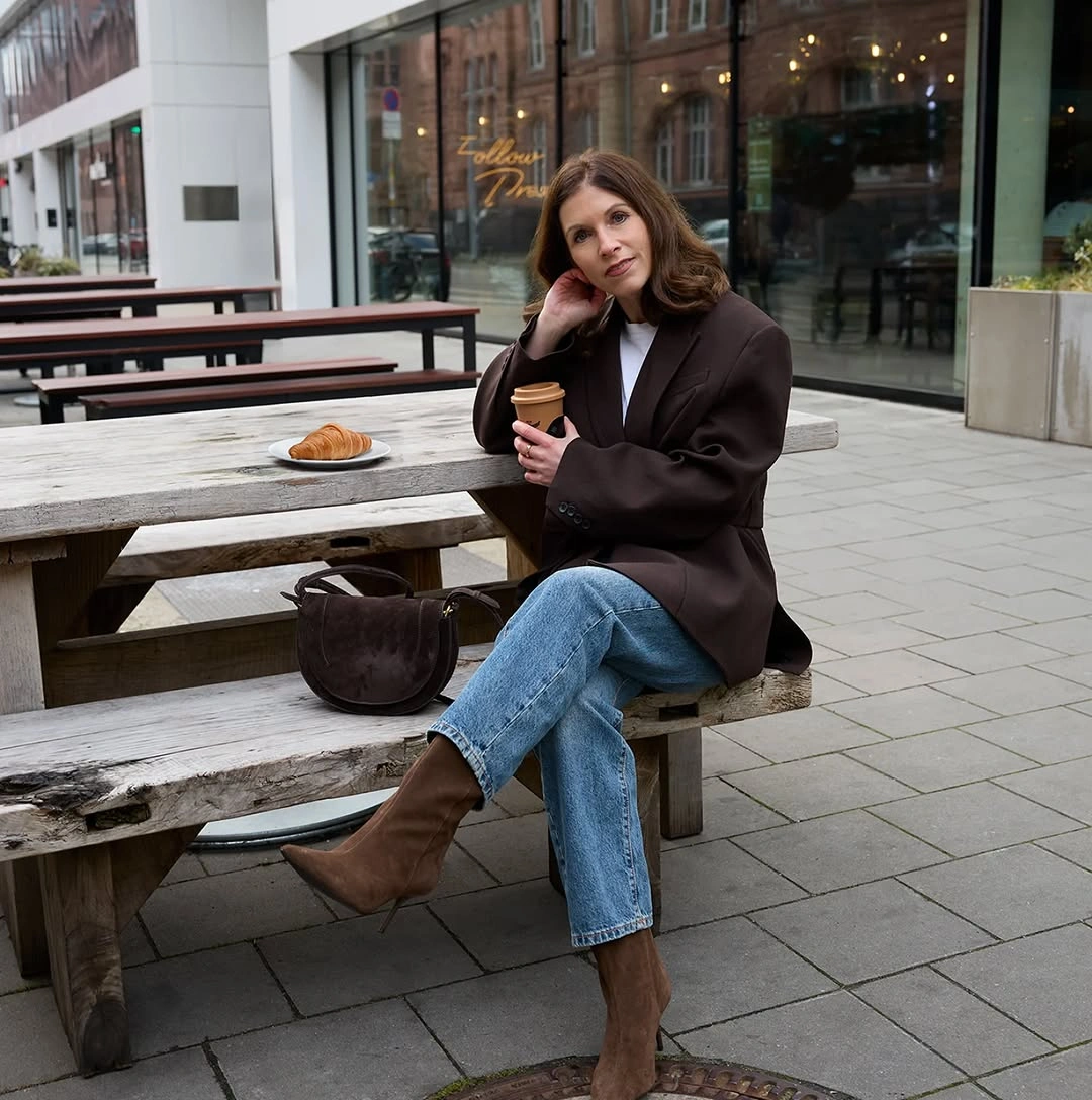 fall travel outfits 2026 Coffee Break Chic With a Rich Brown Blazer