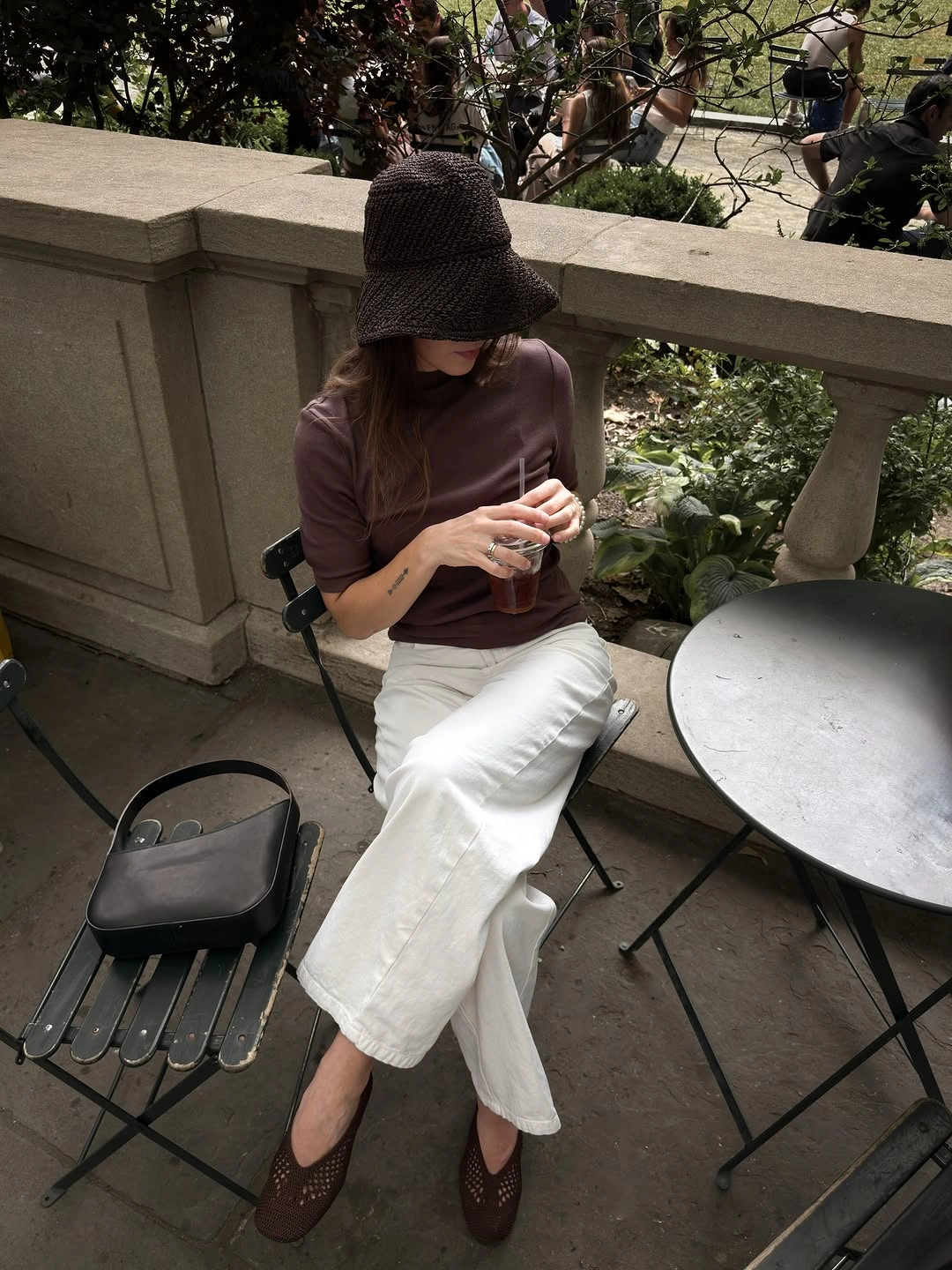 fall travel outfits 2026 Relaxed Coffee Break Style With Rich Autumn Colors