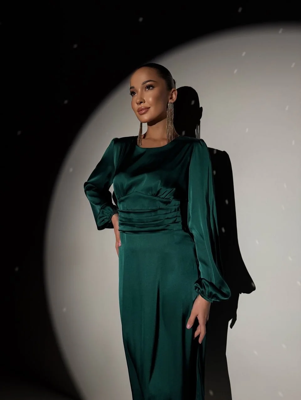 fall wedding guest dress 2026 Emerald Satin Sleeves for Romantic Fall Evenings