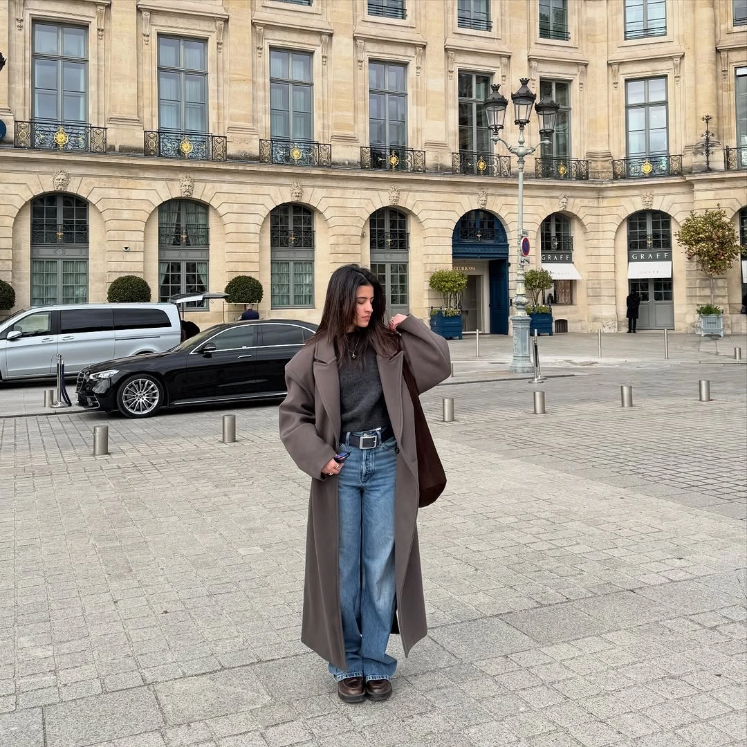 modest fall outfits 2026 Relaxed Tailoring and Denim for Everyday Elegance