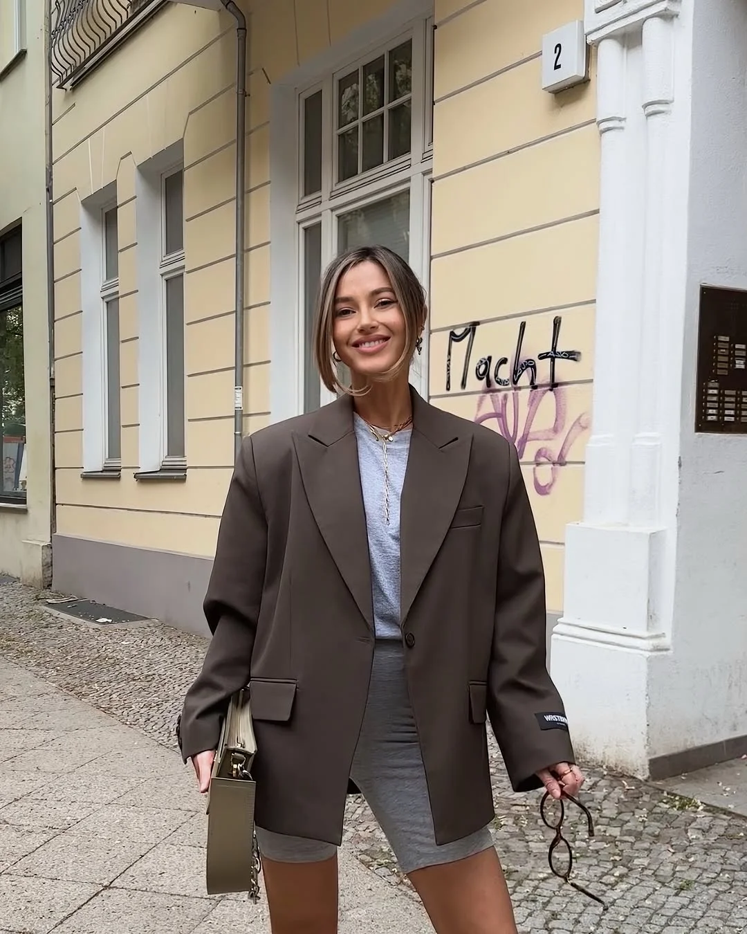 simple fall outfits 2026 An Oversized Blazer Makes Biker Shorts Feel Surprisingly Sophisticated