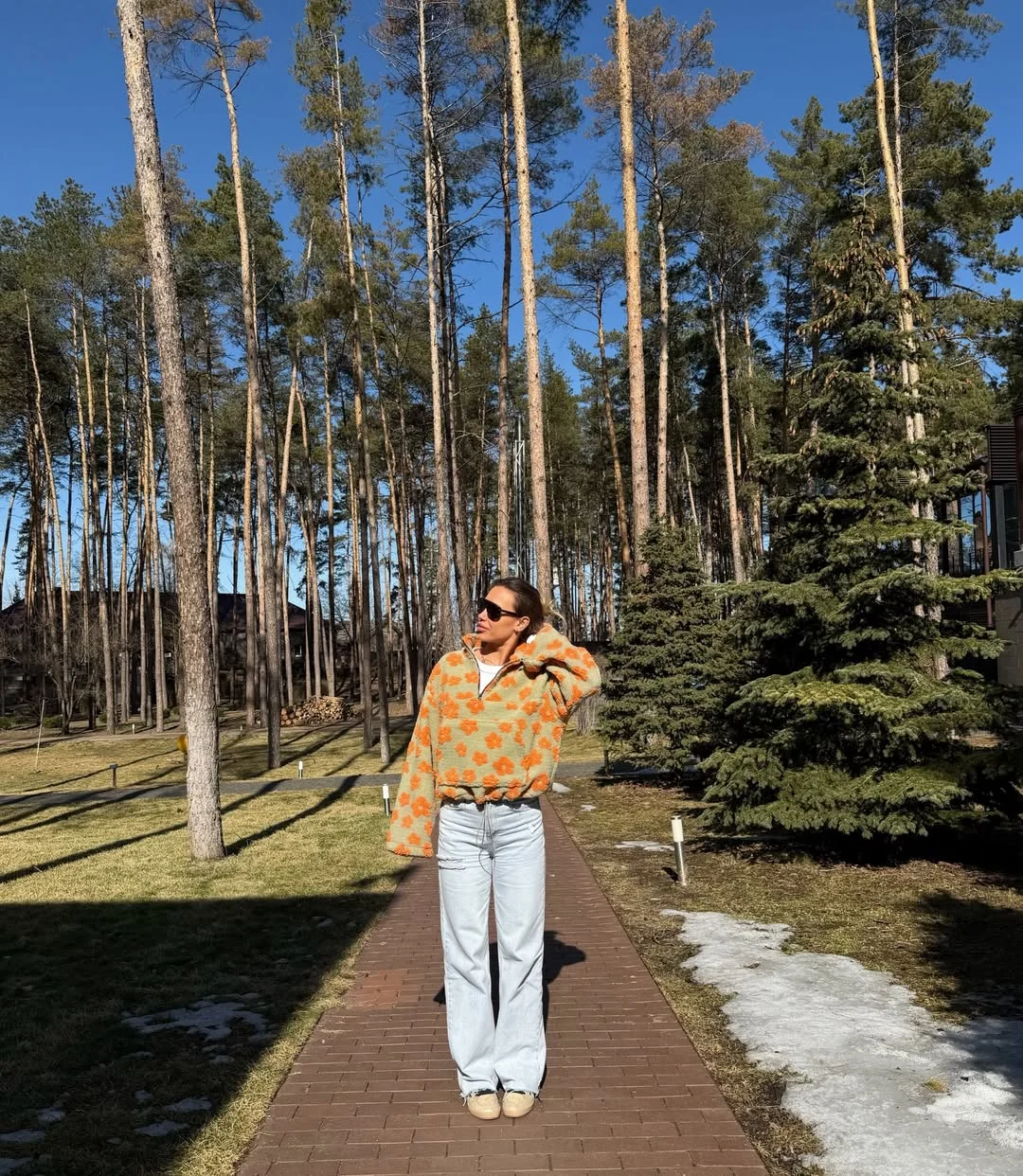 summer to fall outfits 2026 Soft Florals and Light Denim for That First Cool Morning