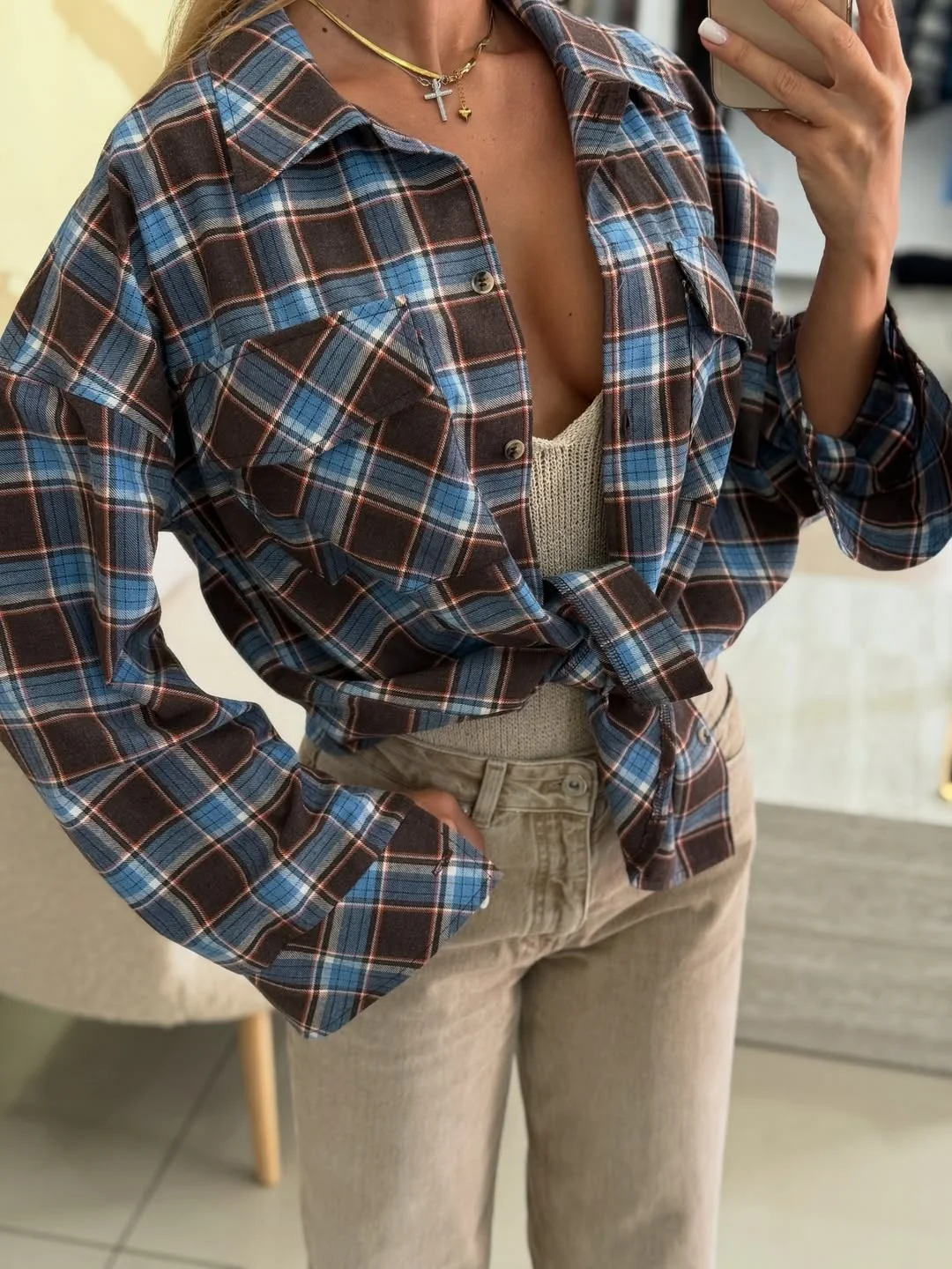 summer to fall outfits 2026 The Plaid Shirt Trend That Quietly Came Back Again