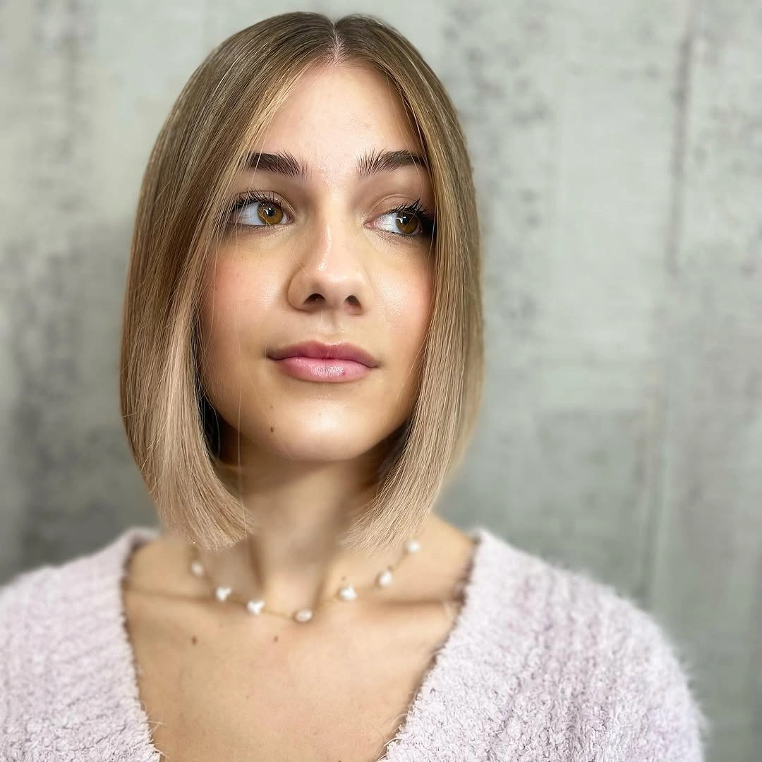 august hairstyles and color ideas 2026 Minimalist Champagne Blonde Precision Bob