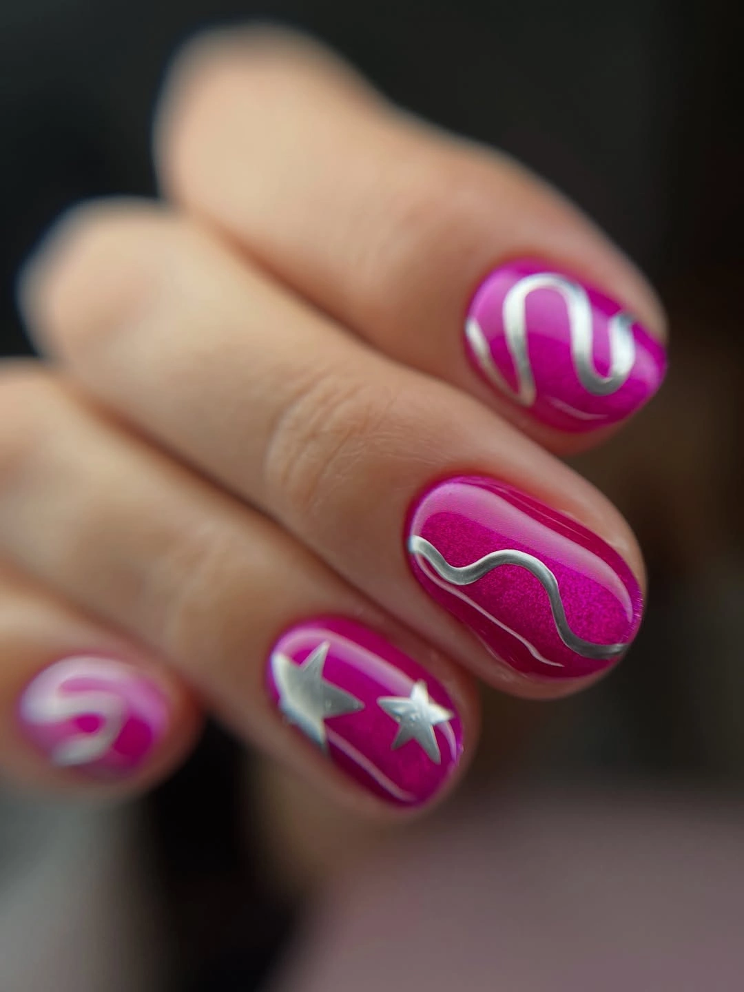 august nails color 2026 Hot Pink Metallic Nails That Instantly Lift Your Mood