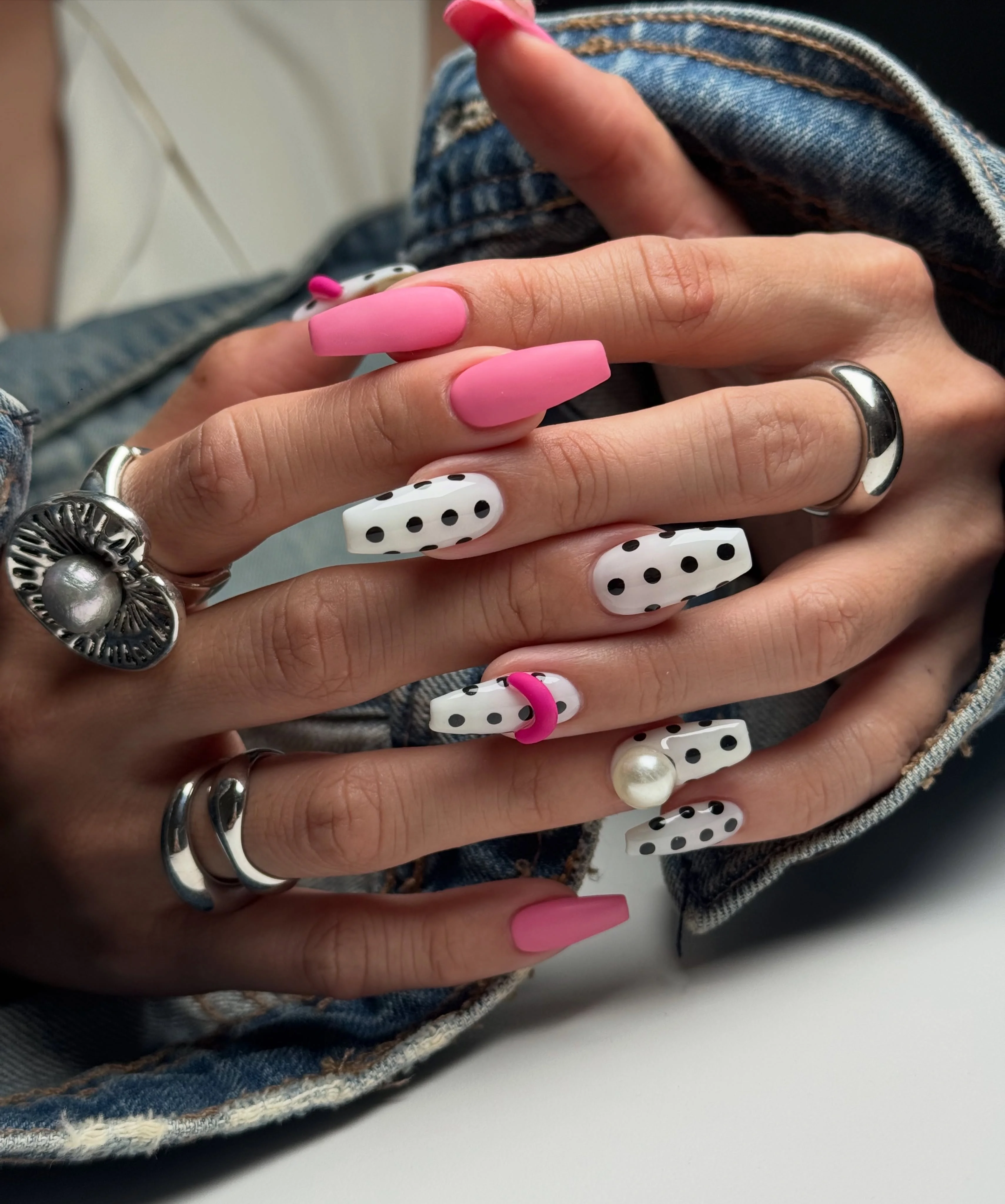 august nails ideas 2026 Pink and Polka Dot Nails with Retro Pop Energy