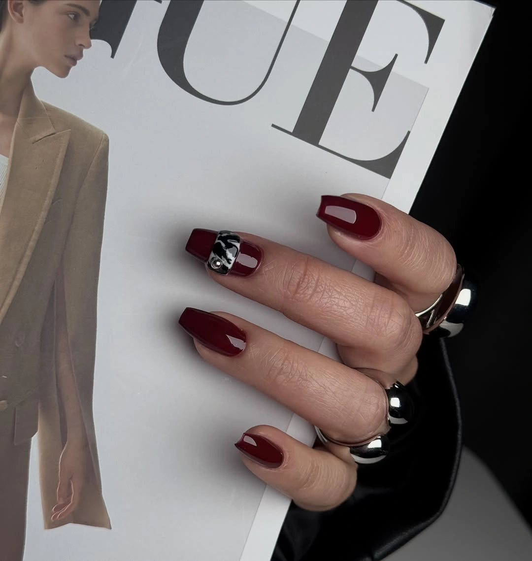 august nails ideas 2026 Glossy Burgundy Nails That Never Go Out of Style
