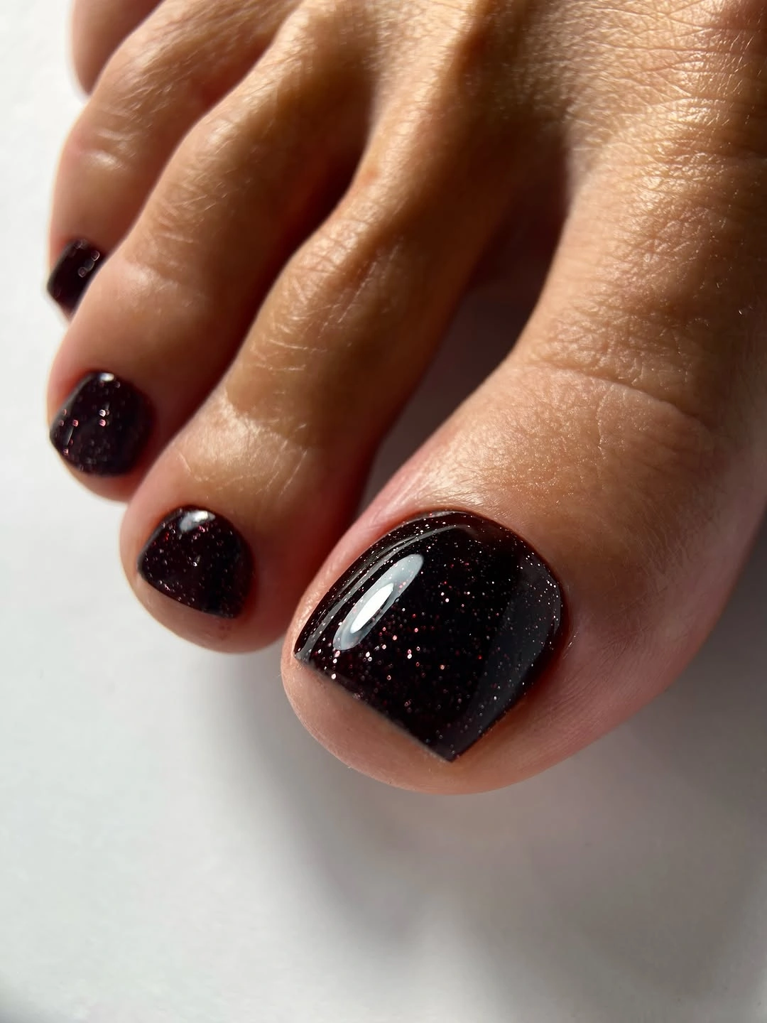 august toe nails 2026 Midnight Plum Shimmer That Glows After Sunset