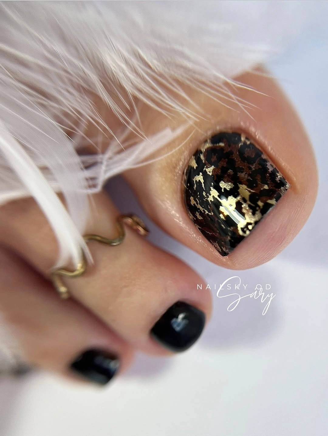 august toe nails 2026 Luxury Black and Gold Leopard That Feels Like Jewelry
