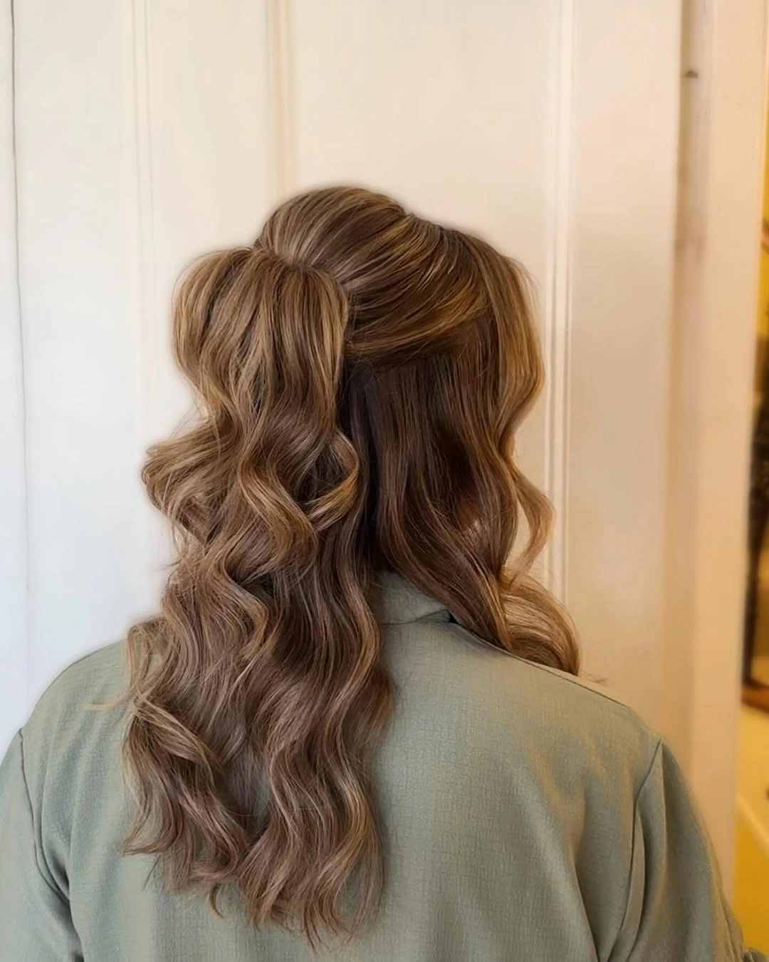 bridesmaid hairstyling Romantic Half-Up Waves with Soft Lift