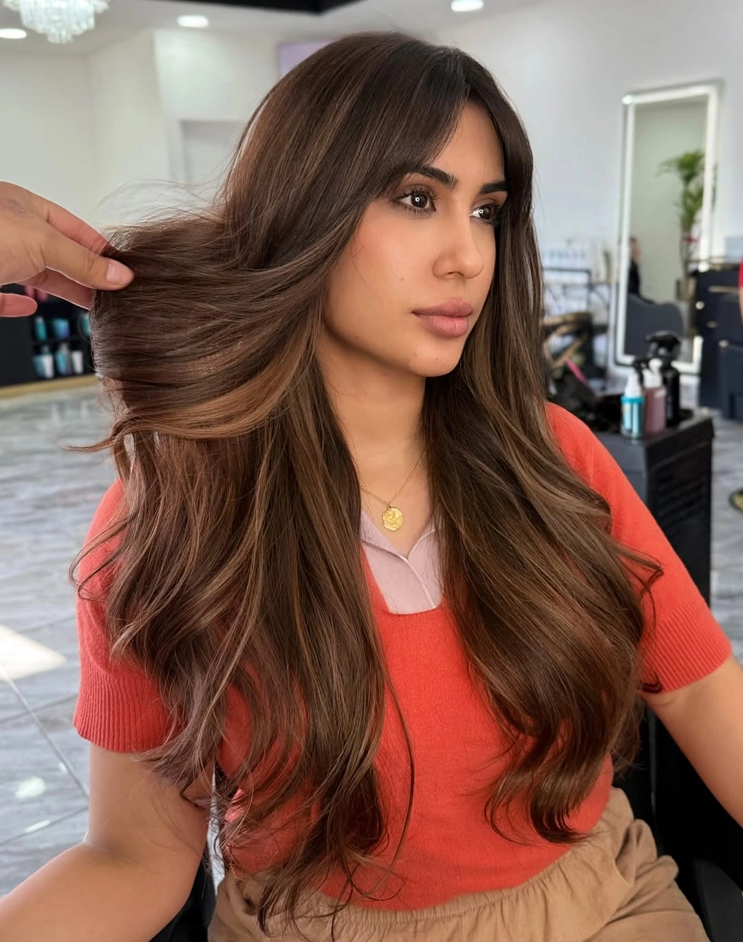 chestnut brown hair color Caramel Chestnut Layers With A Soft Curtain Shape