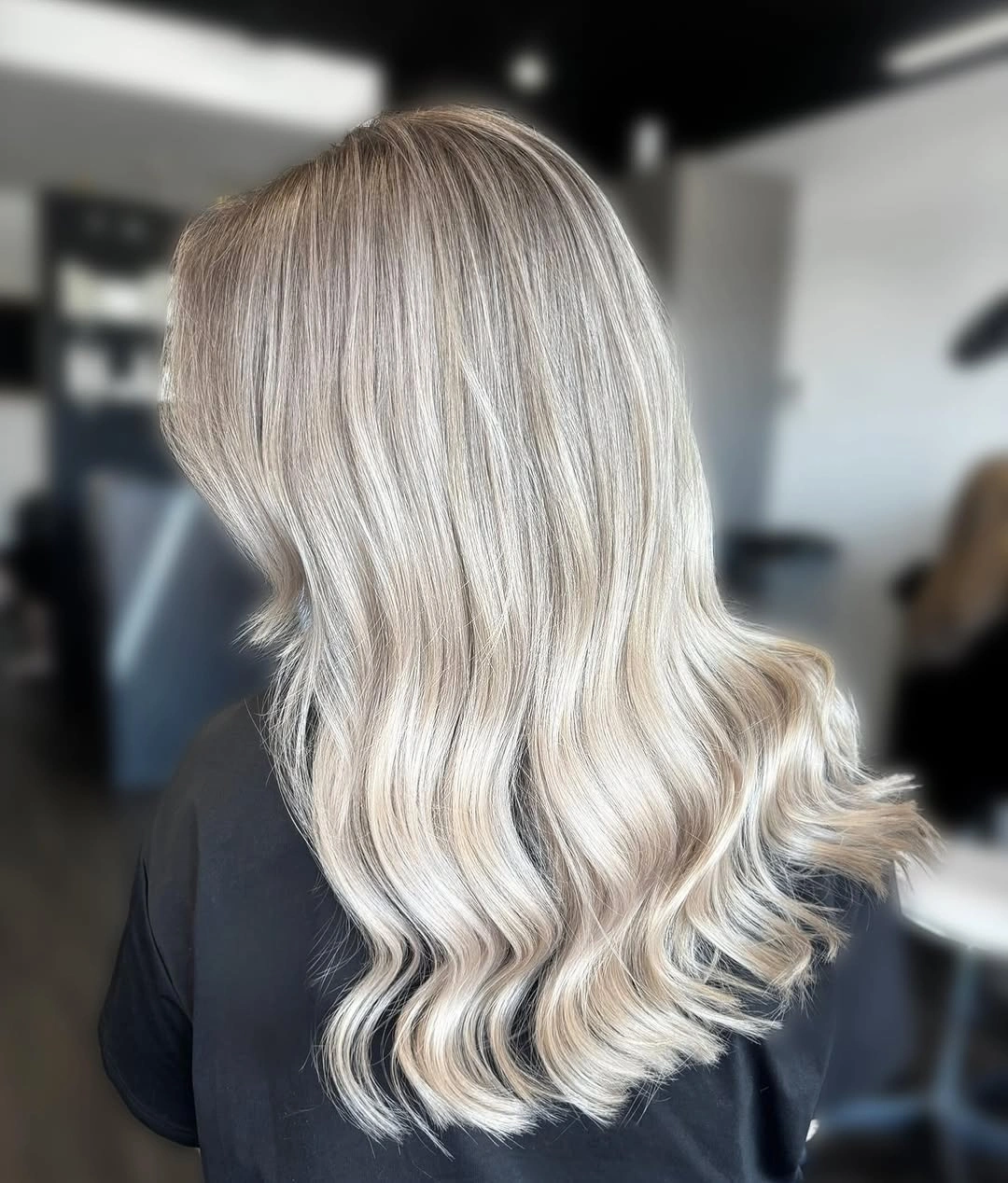 fall blonde hair colour 2026 Pearl Beige Blonde with Soft Autumn Contrast