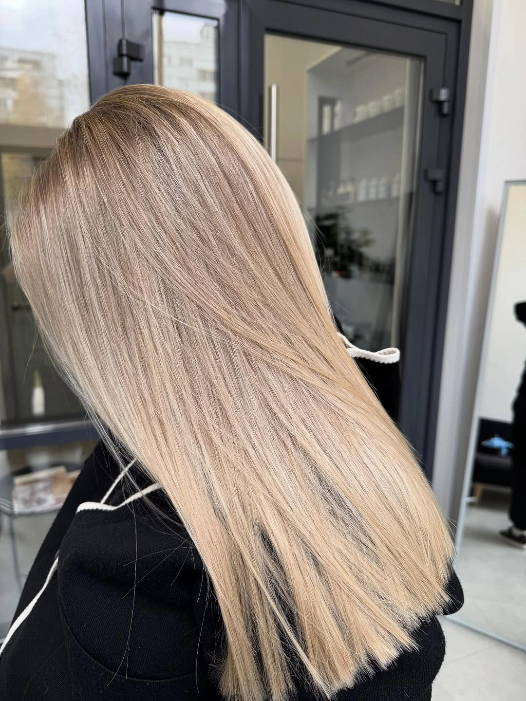 fall blonde hair colour 2026 Champagne Silk Blonde with Glass Hair Finish