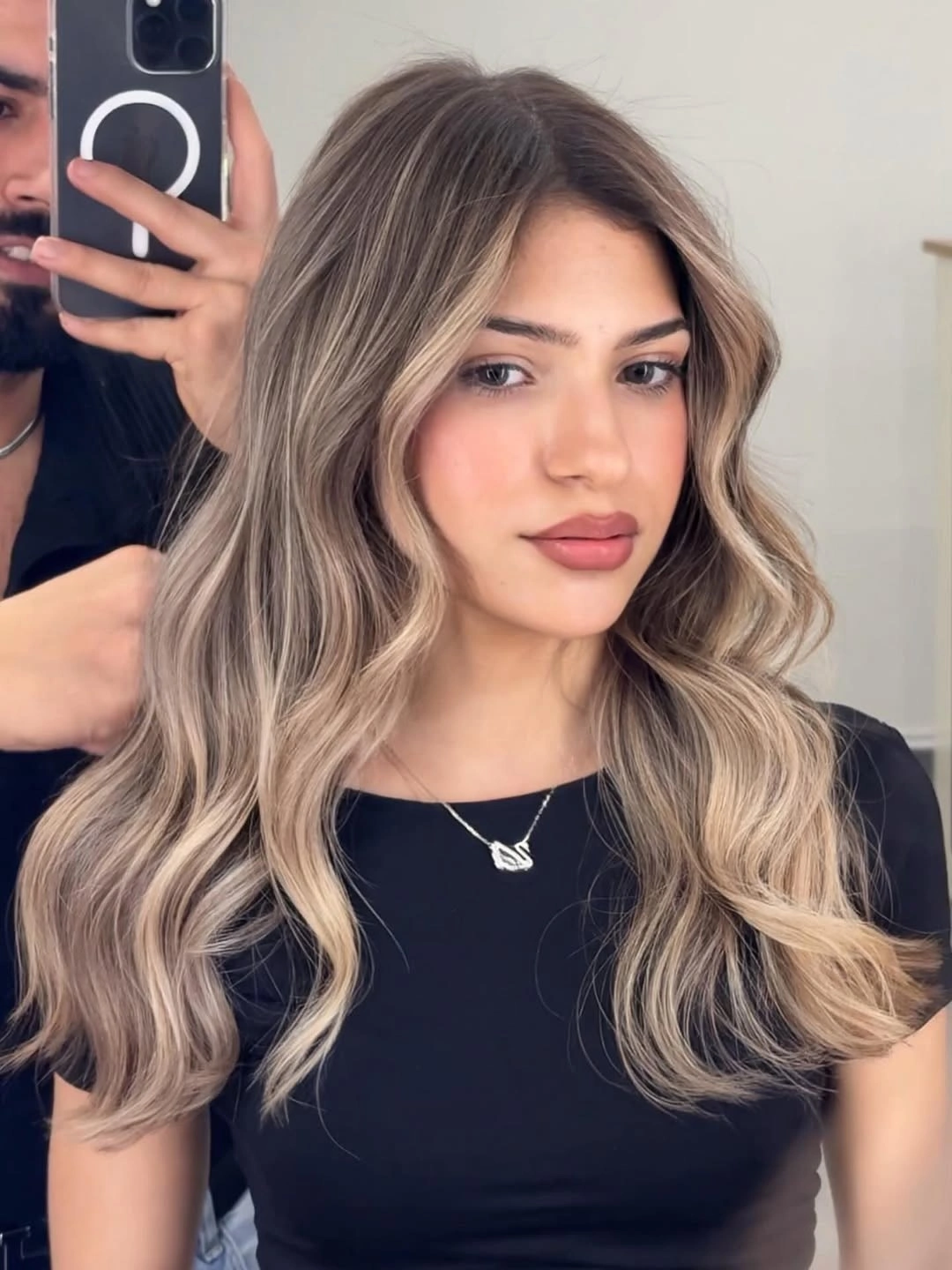 fall blonde hair colour 2026 Smoky Beige Blonde with Dimensional Face Framing