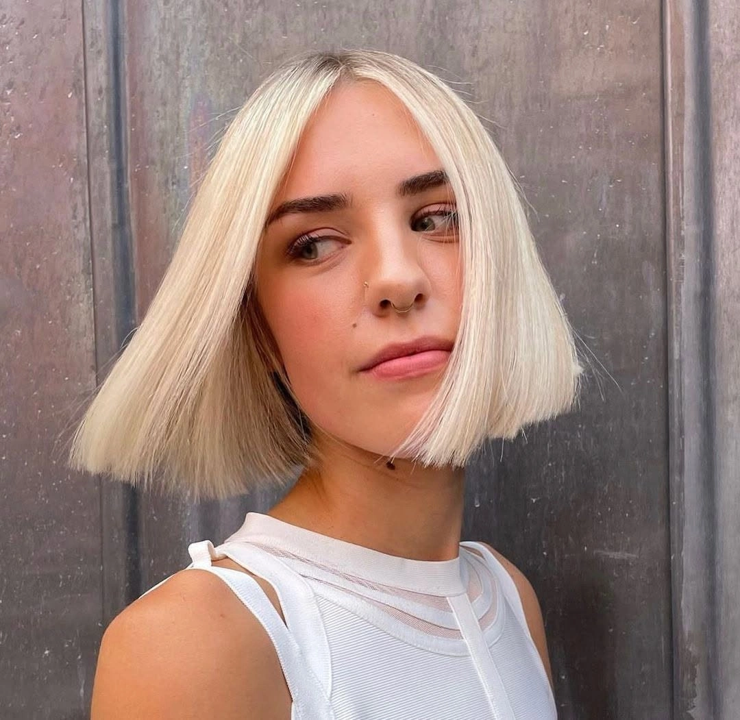 fall bob haircut ideas 2026 Cool Blonde French Bob With Minimalist Elegance