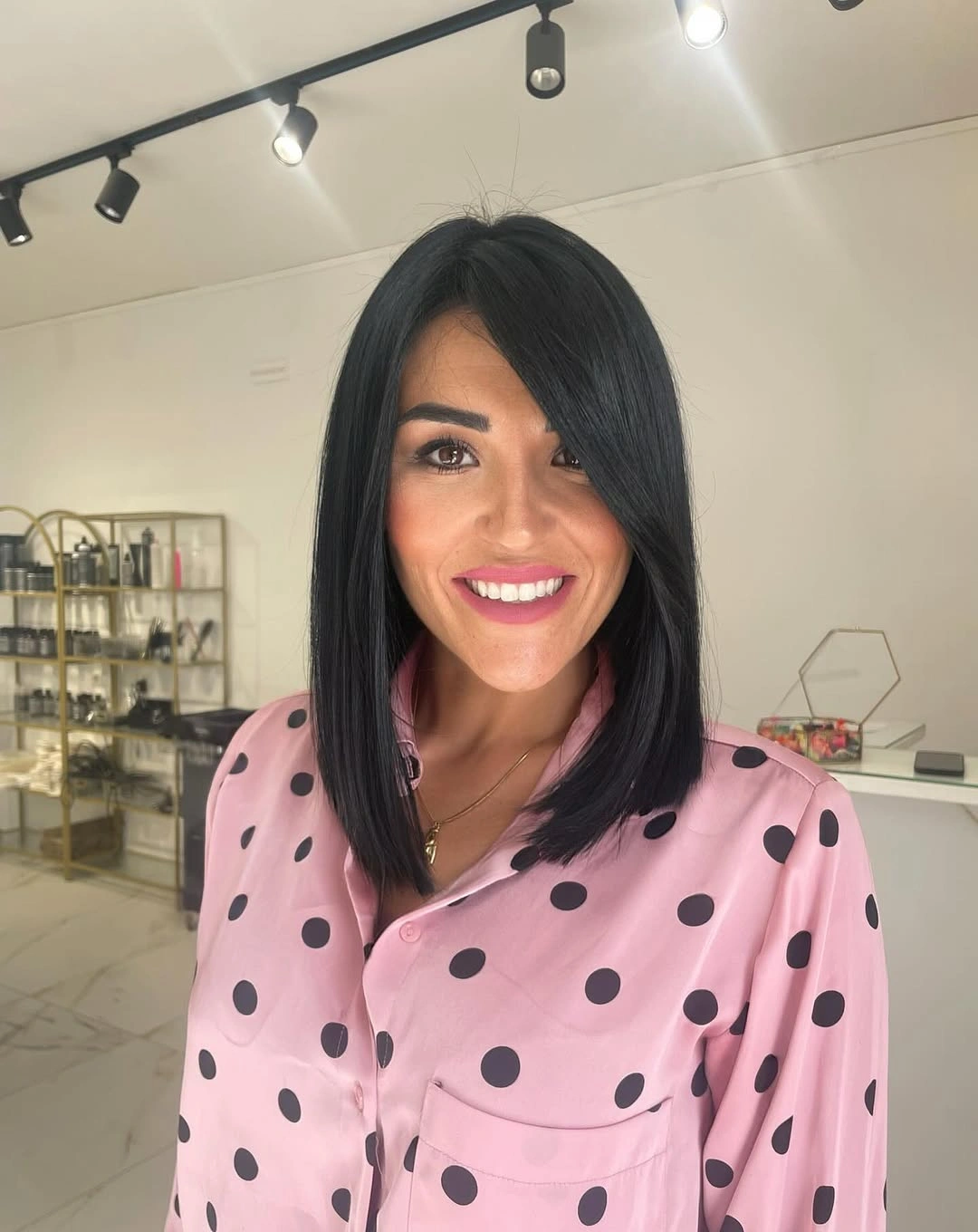 Fall brunette hair colour 2026 Classic Espresso Bob With Timeless Elegance