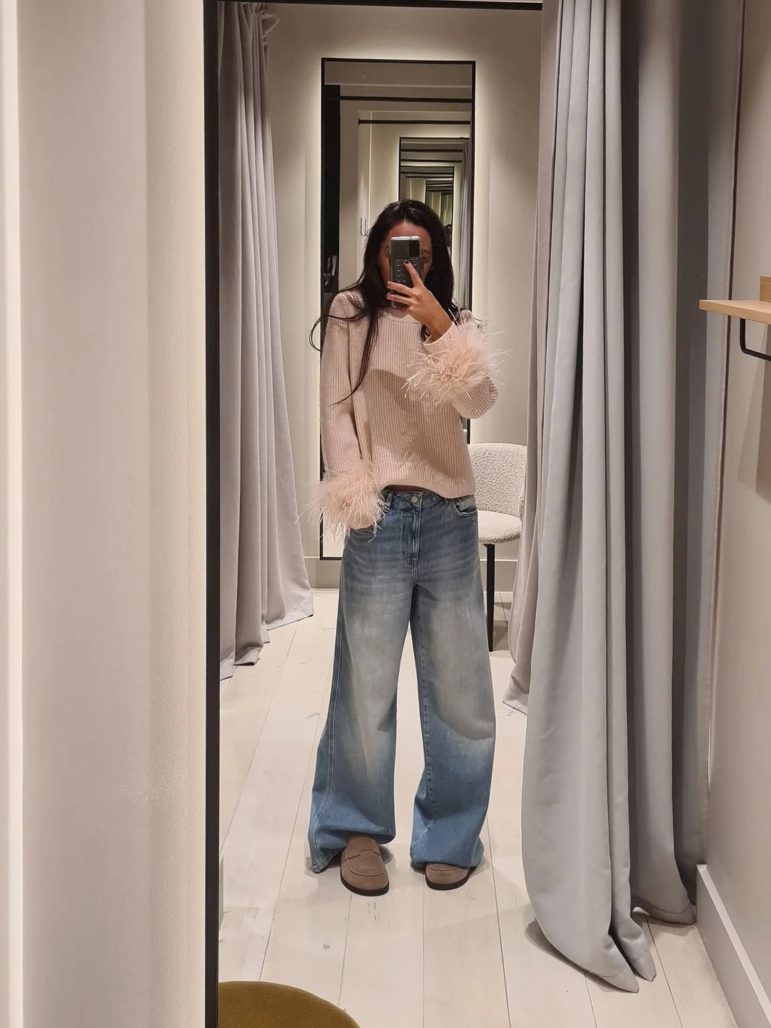 fall classy outfits women 2026 Soft Knitwear and Relaxed Denim for Elevated Everyday Style