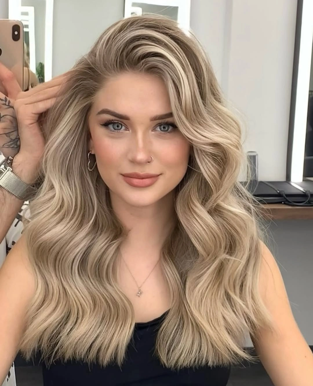 fall hair colour ideas 2026 Soft Champagne Blonde With Expensive-Looking Dimension