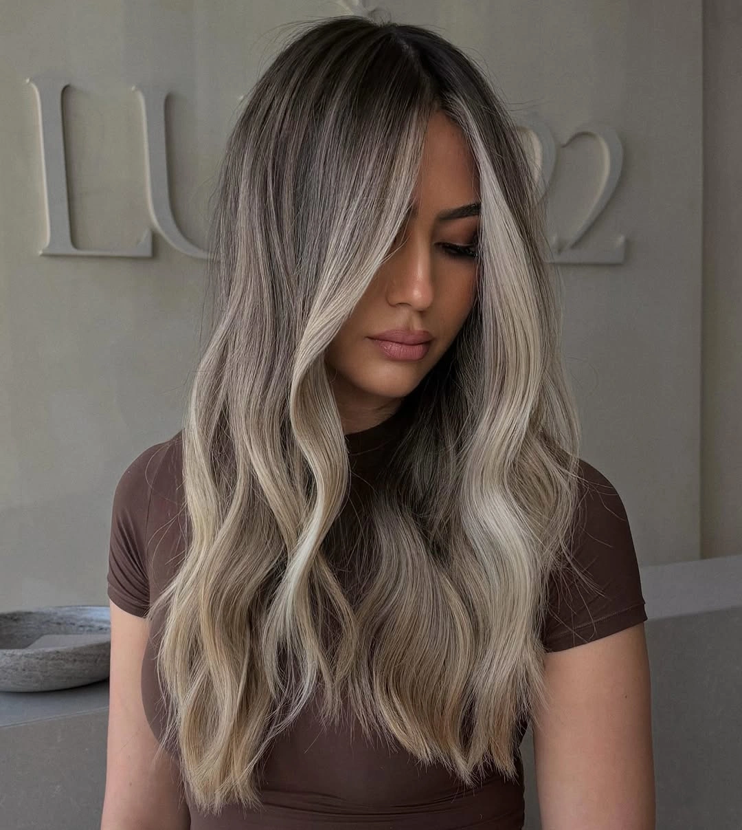 fall hair colour ideas 2026 Cool Champagne Blonde With Soft Shadow Roots