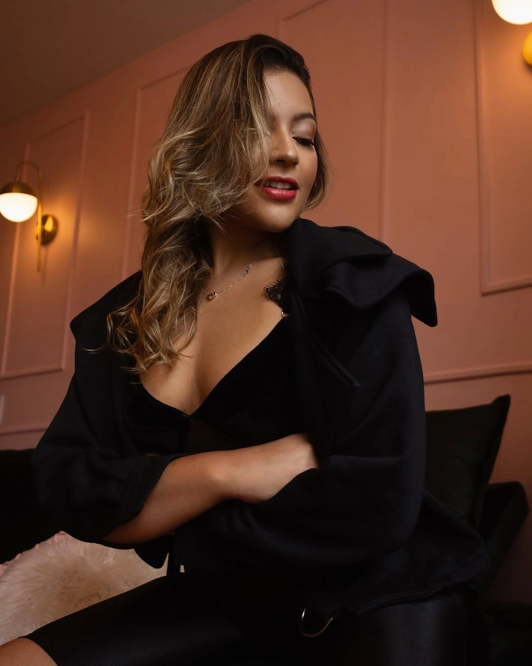 fall haircuts for women 2026 Soft Hollywood Waves for an Elegant Evening Look