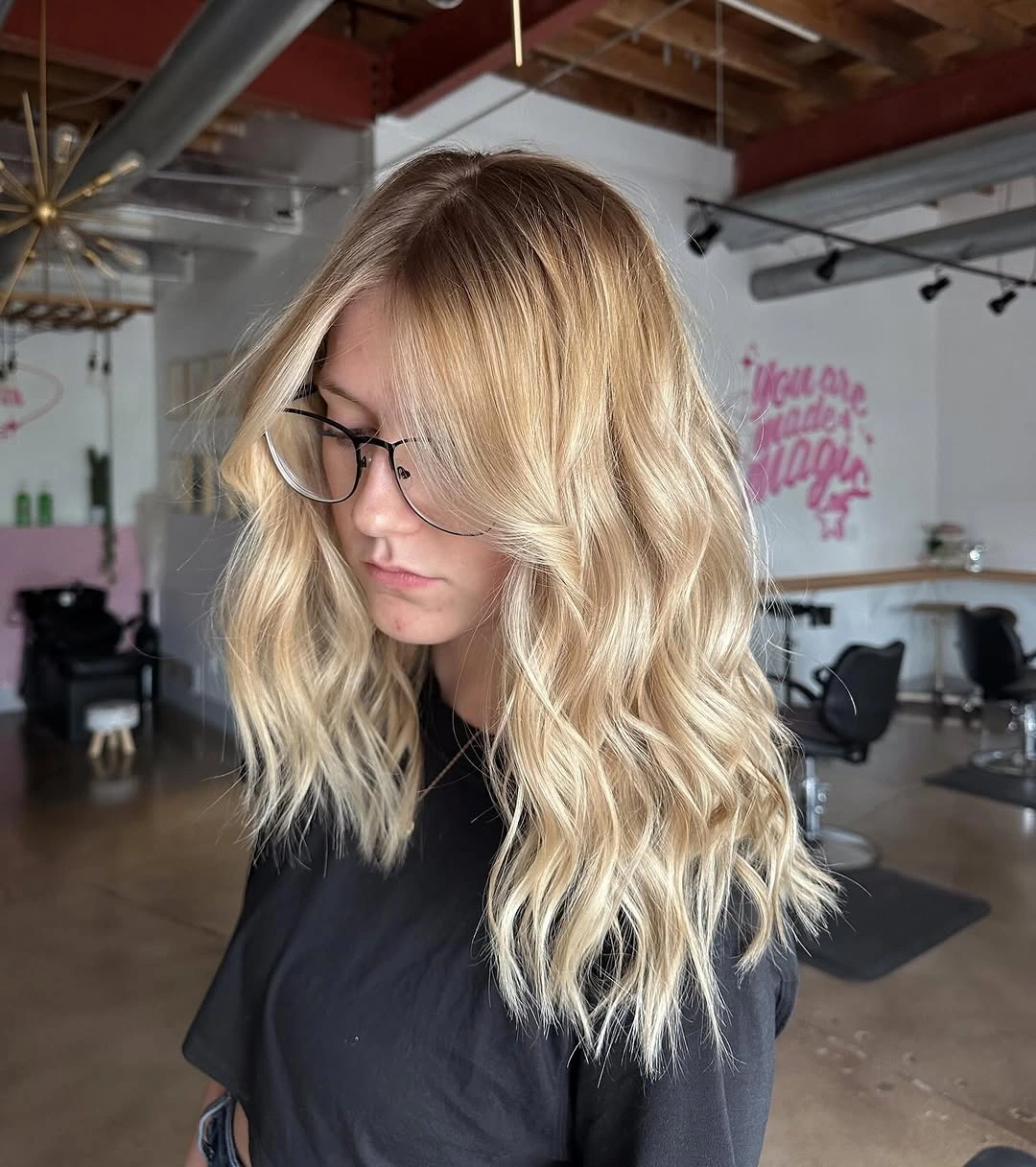 fall hairstyles 2026 Soft Vanilla Blonde Waves With a Lived-In Finish
