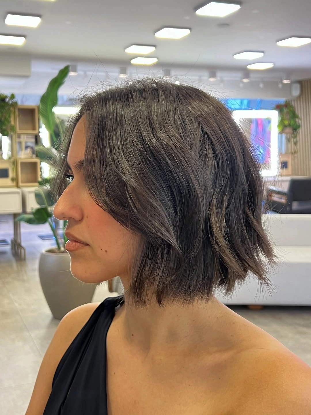 Fall hairstyles for short hair 2026 Textured Chocolate Bob with Effortless Fall Movement