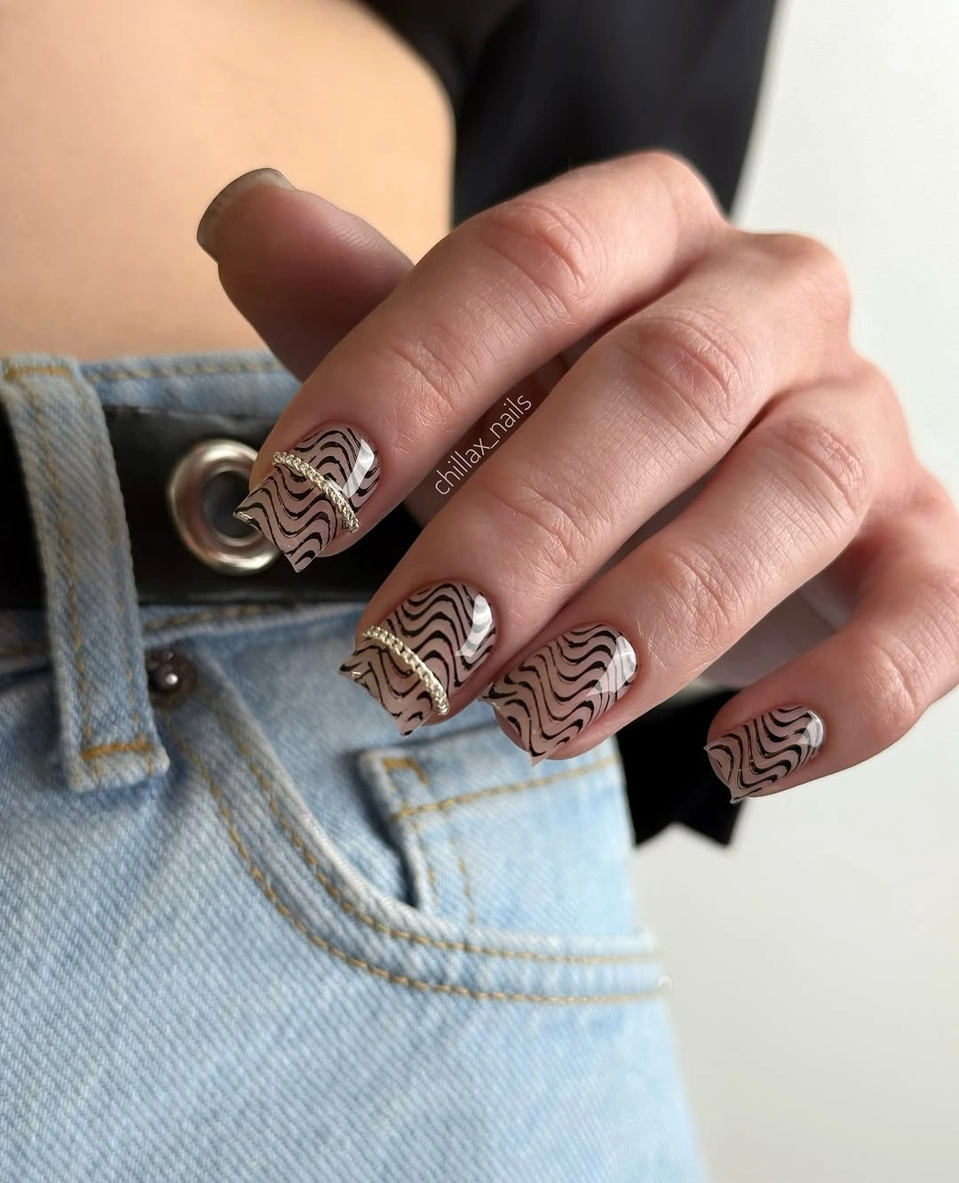 Fall nail art 2026 Nude Zebra Linework Nails With Rounded Tips