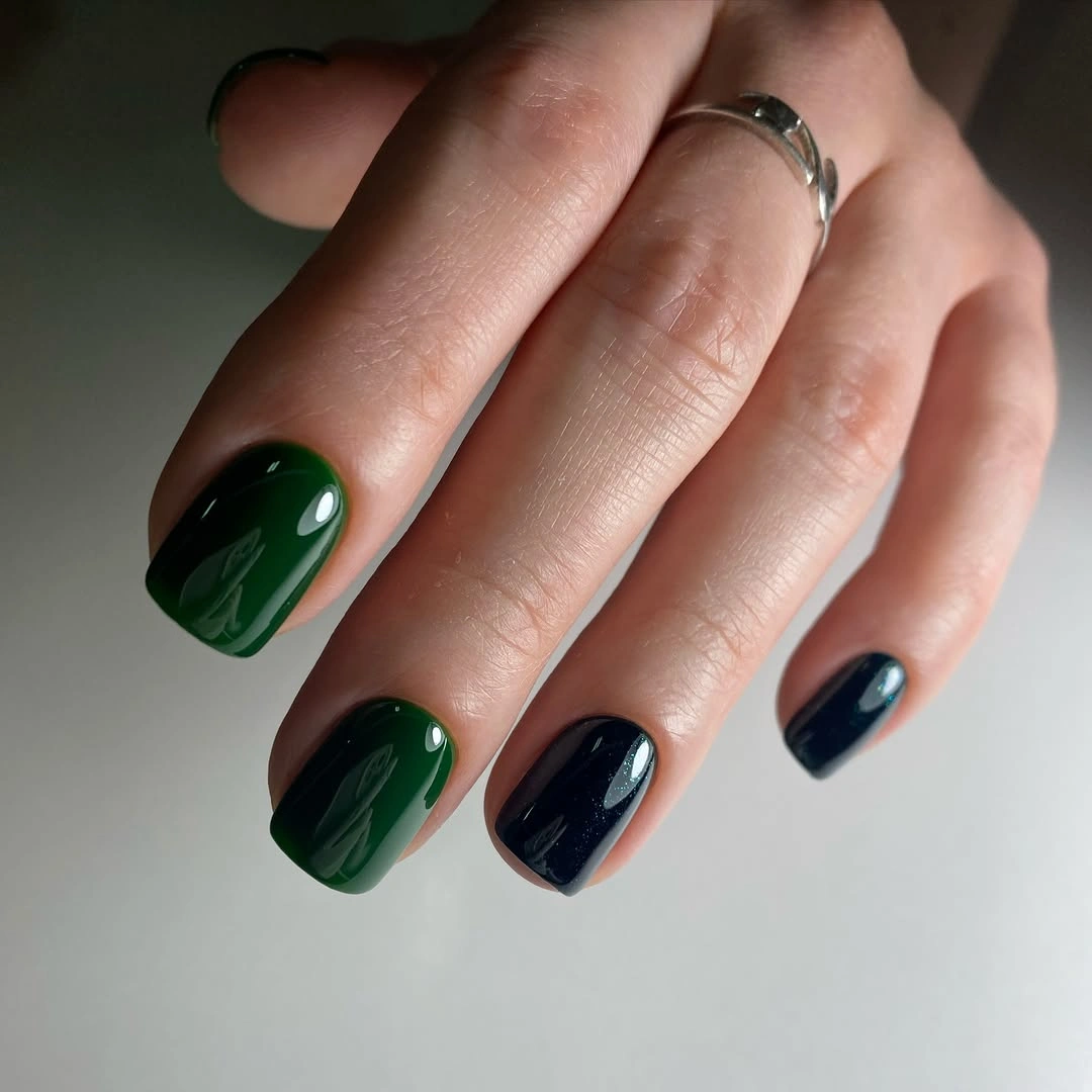 Fall nail art 2026 Green and Navy Short Nails With Glossy Contrast