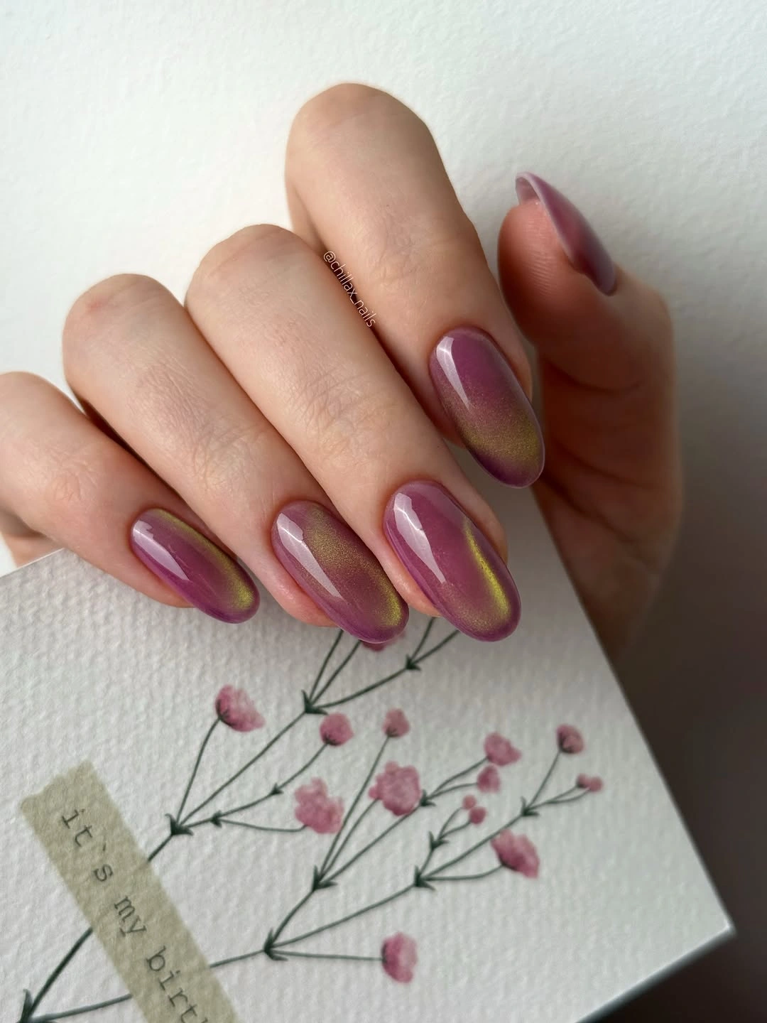 Fall nail art 2026 Mauve Nails With Gold Curved Line Accents