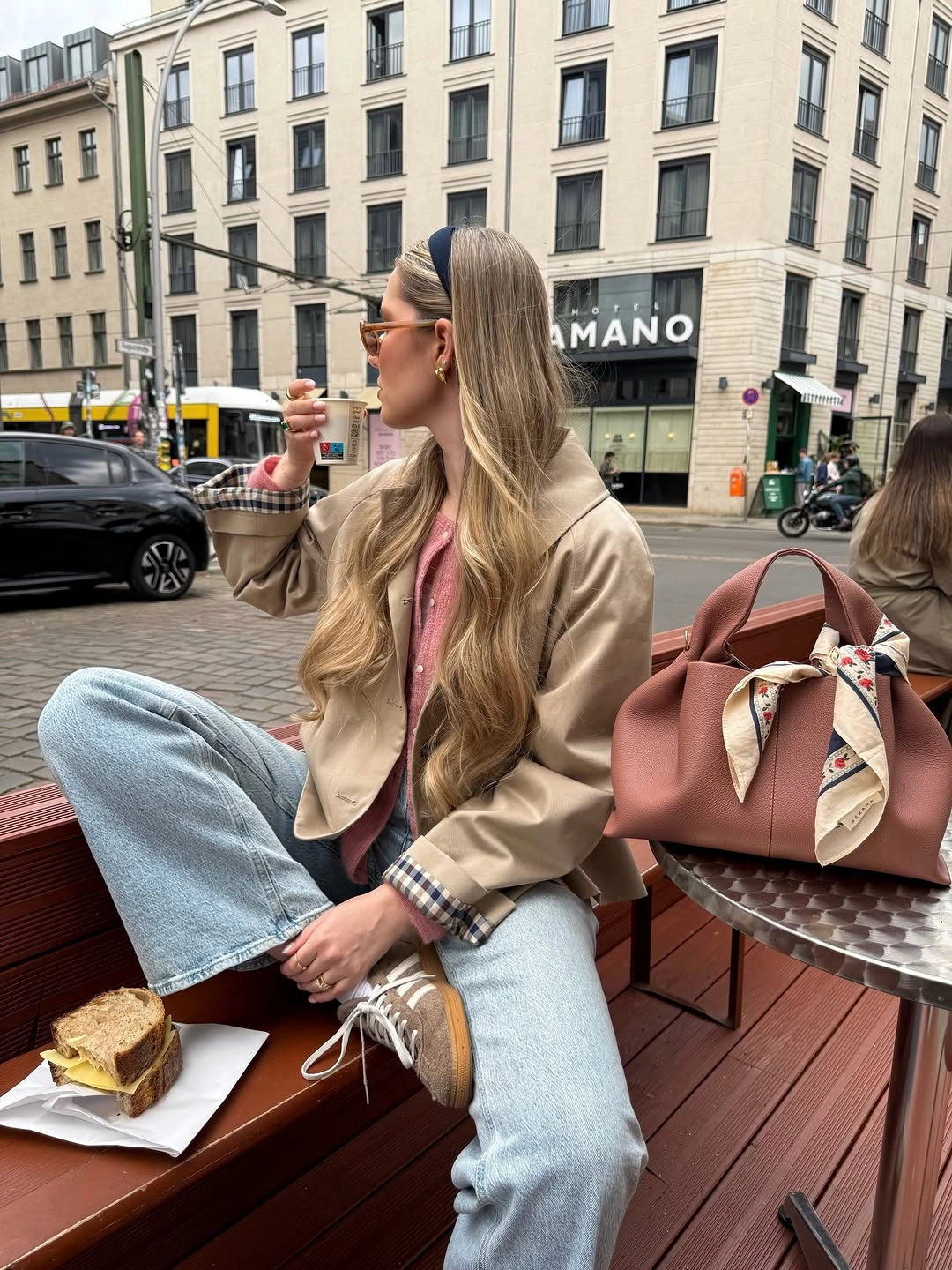 fall outfits with peacoat Soft City Layers With A Relaxed Neutral Peacoat