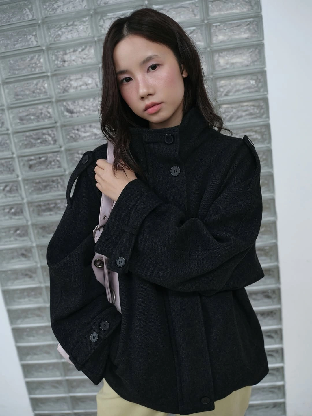 fall outfits with peacoat Minimal Black Peacoat For A Timeless Fall Look