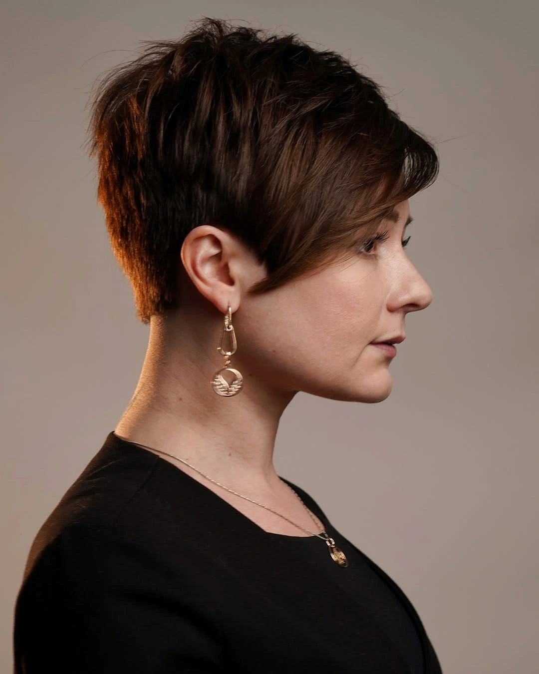 fall pixie haircut ideas 2026 Soft Side-Swept Pixie with Elegant Volume
