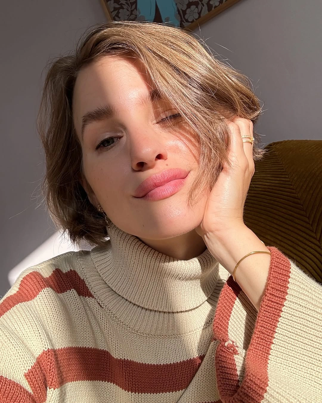 fall short haircuts 2026 Soft Side-Part Bob With Cozy Autumn Volume