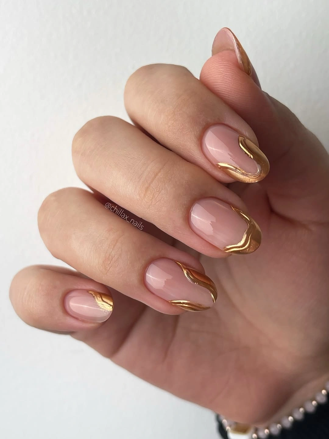 Fall short nails 2026 Nude Short Nails With Gold Outline Swirls