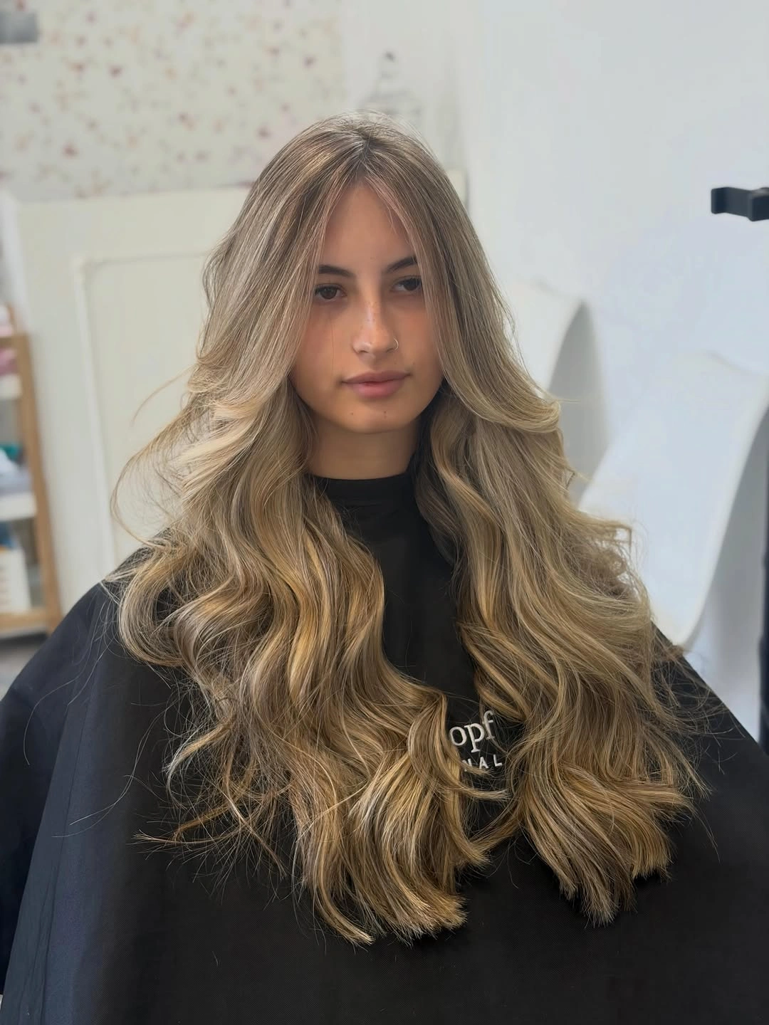 full head babylights blonde on brown hair Beige Blonde Babylights With Airy Layers And Face-Framing Brightness